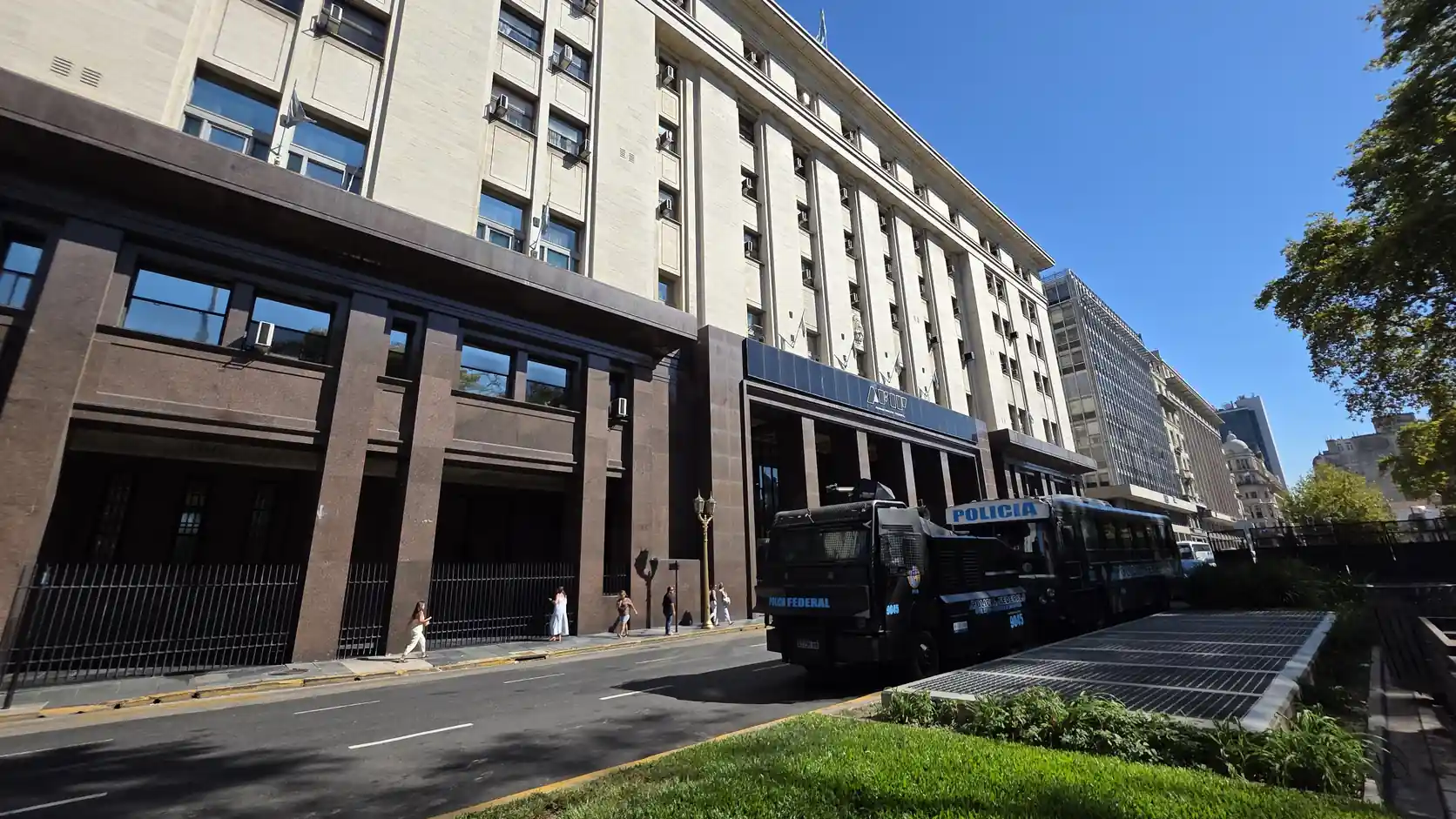 Fachada del Palacio de Hacienda y Ministerio de Economía de la Nación en Buenos Aires