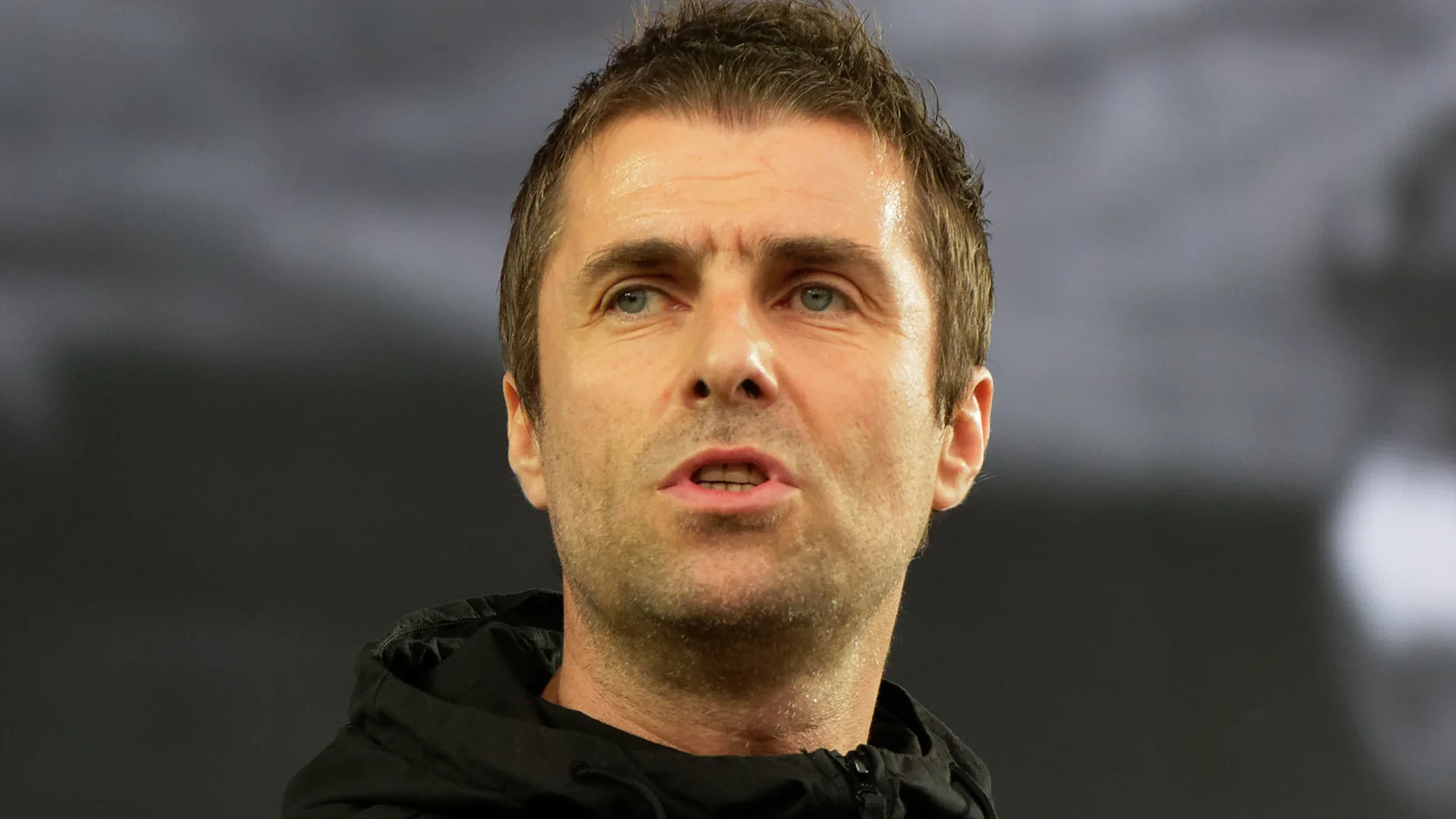 Los hermanos Liam y Noel Gallagher en una aparición pública en el marco de la presentación del documental de Oasis