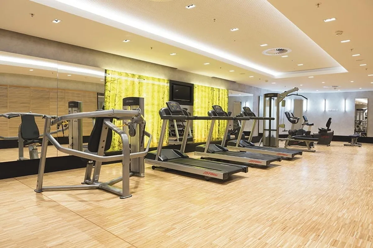 Fitness room at Hotel Riu Plaza Berlin