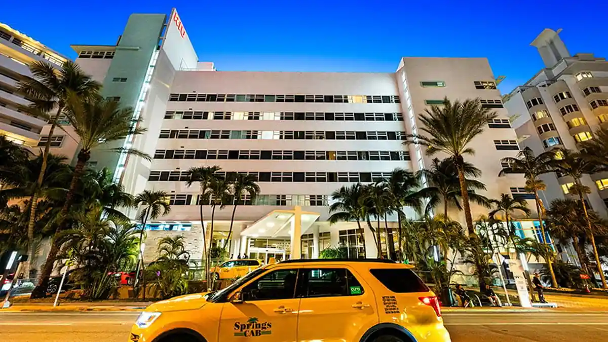 Hotel Riu Plaza Miami Beach beside the Atlantic Ocean and Collins Avenue