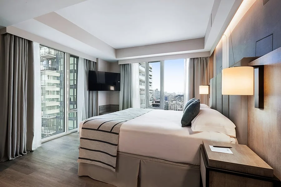 Guest room shown in the official Riu Plaza Toronto gallery